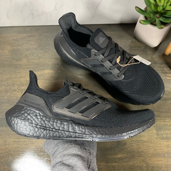 adidas UltraBOOST 21 J Triple Black - Picture 6 of 7